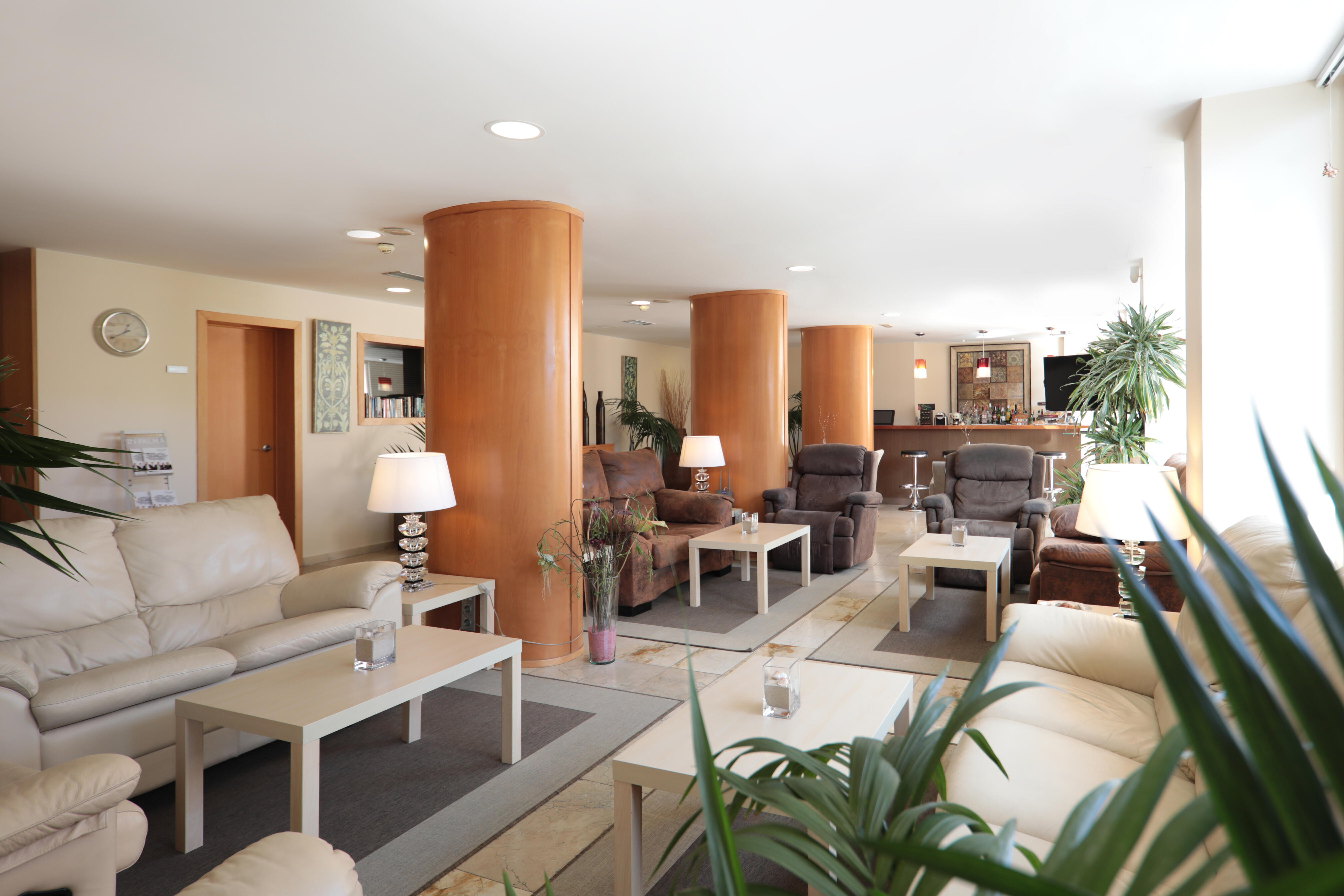 5-lobby-hotel-zurbaran-palma.jpg