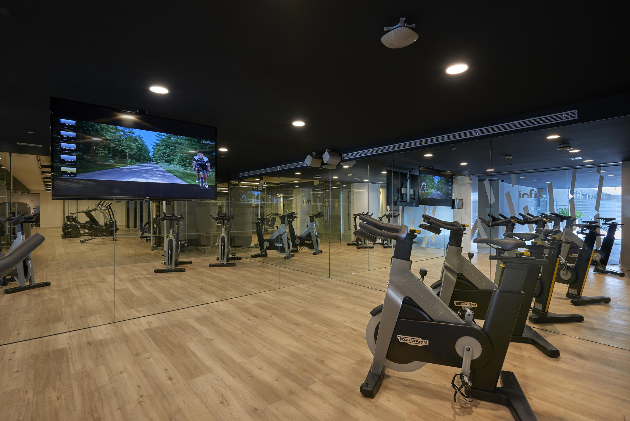 61bInnsidePalmaBosque-E-FitGym.jpg
