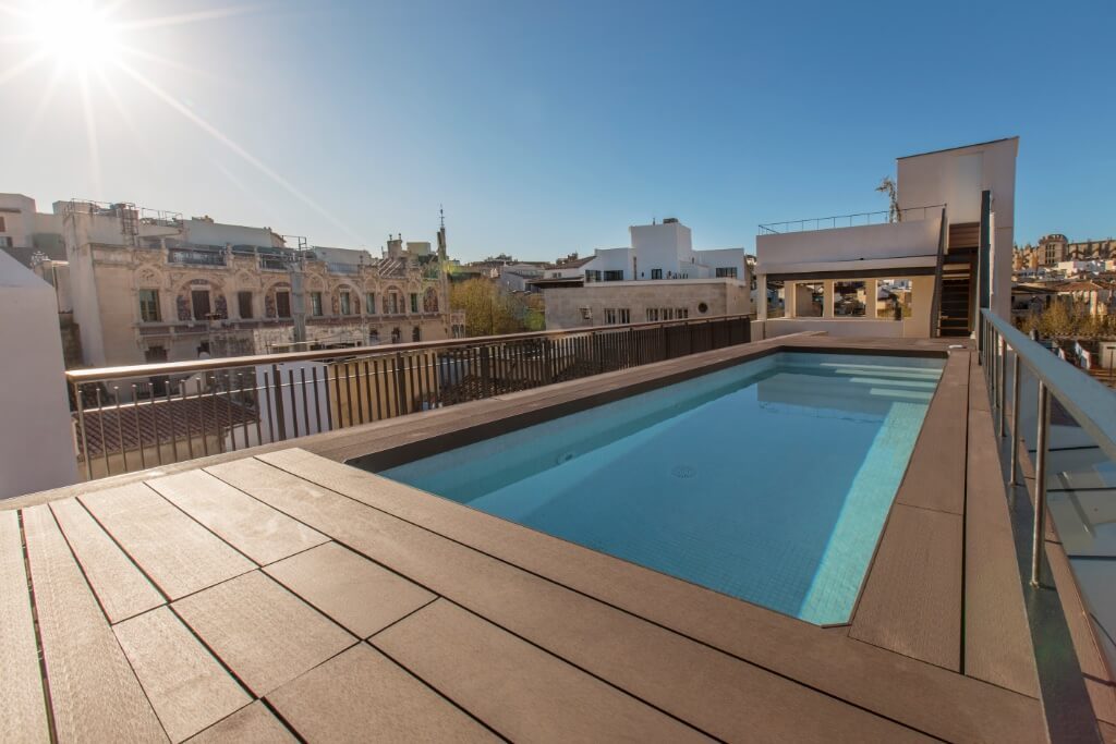 Piscina-en-la-azotea-del-hotel-ICON-Roseto-by-Petit-Palace-en-Palma-de-Mallorca-717-1024x683.jpg