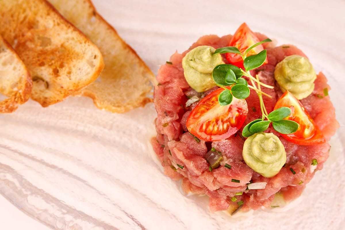 hotel-cort-raw-grill-brasserie-meat-tartar.jpg