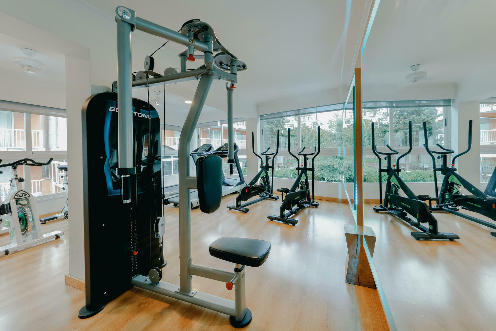 sala-maquinas-gimnasio-hesperia-ciudad-mallorca.jpg
