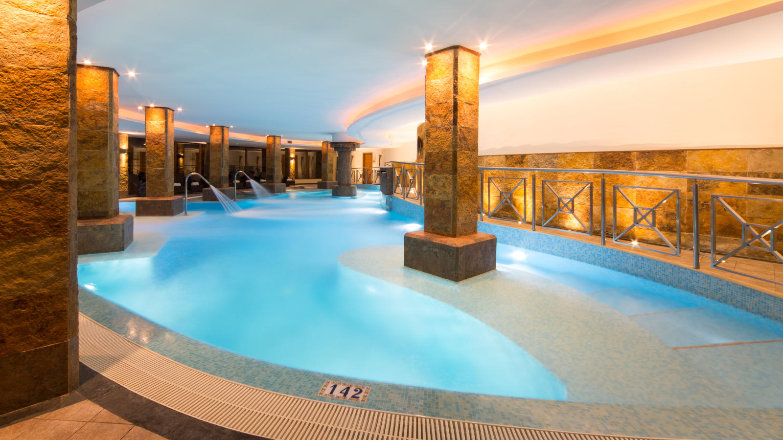 spa-piscina-interior.jpg